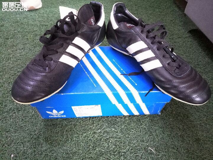 copa此前市场copa很少会出现officially approved by fifa这样的字眼。英语好的童鞋都认识这些英语单词。