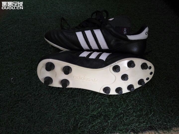 copa此前市场copa很少会出现officially approved by fifa这样的字眼。英语好的童鞋都认识这些英语单词。