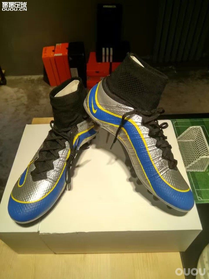 深夜发帖,晒晒几双镇店之宝!本人也是足球鞋发烧友 因为爱好 所以在长春市开了家足球装备的实体店!