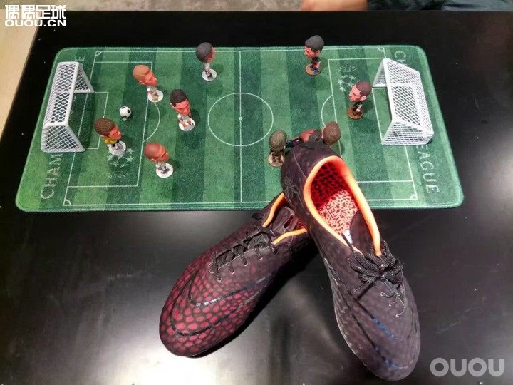深夜发帖,晒晒几双镇店之宝!本人也是足球鞋发烧友 因为爱好 所以在长春市开了家足球装备的实体店!