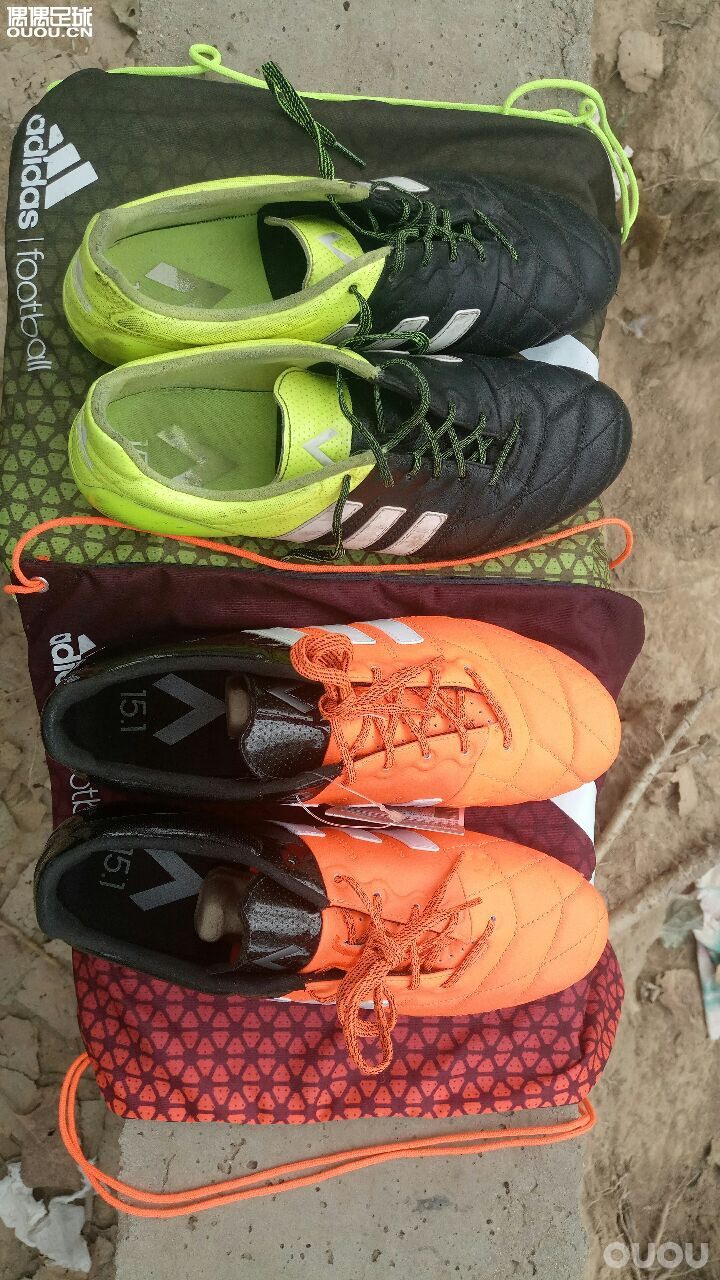 本人真皮控,ACE15.1又入一双,我的尺码不好买到,虽然黑色服役一年,趁着市面有货