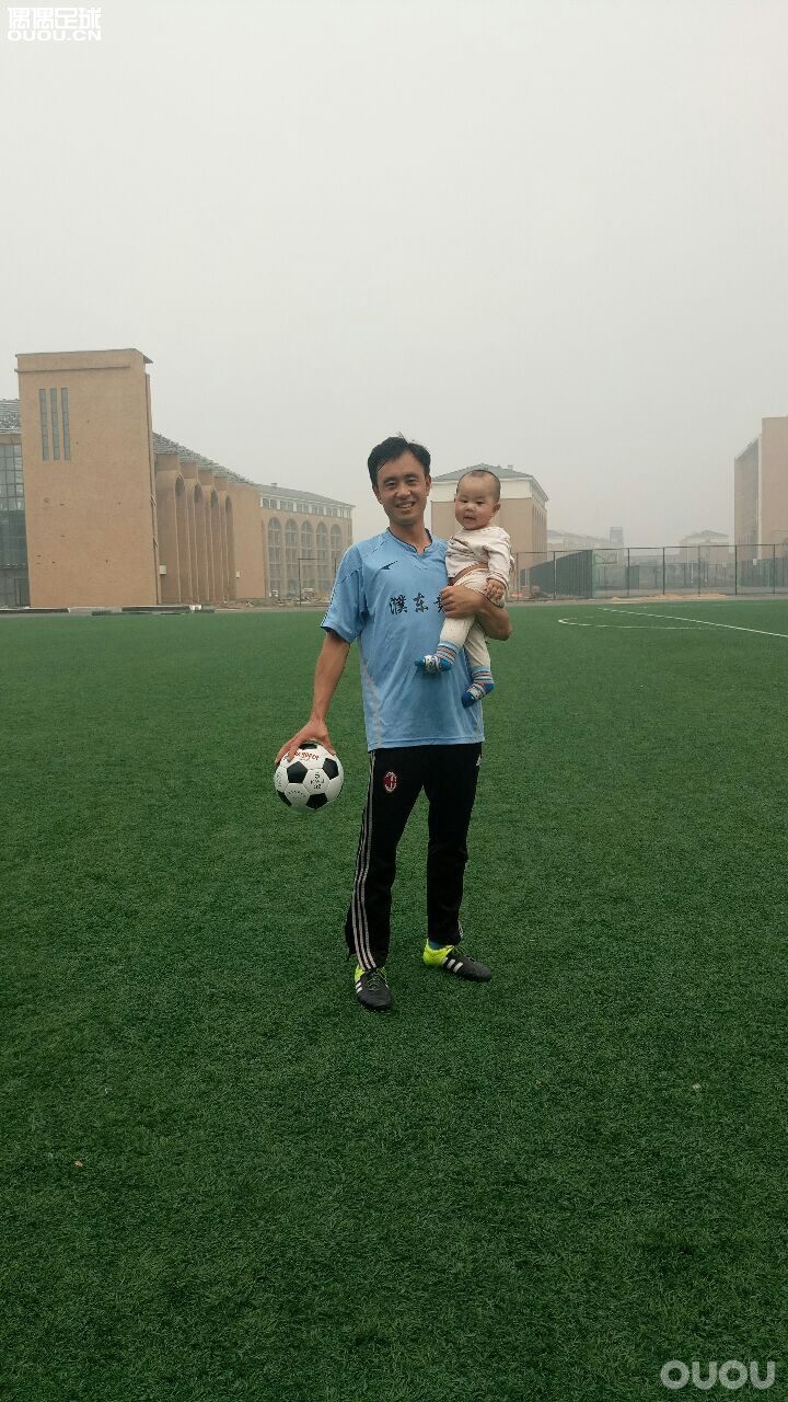 本人真皮控,ACE15.1又入一双,我的尺码不好买到,虽然黑色服役一年,趁着市面有货