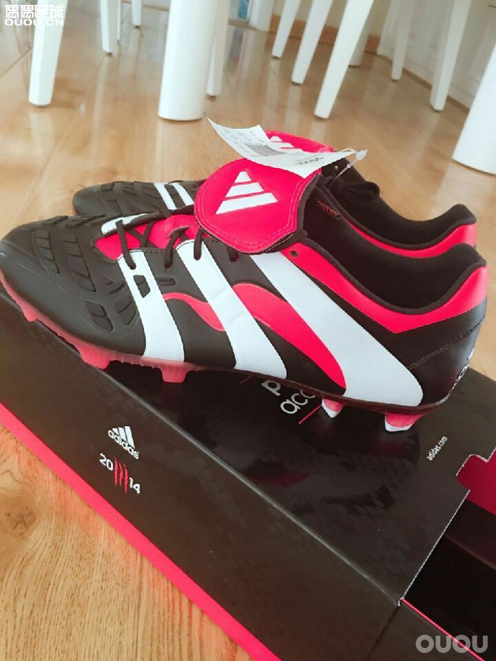 2014复刻猎鹰,贝克汉姆限量版42码的,买的时候3千多,一次都没穿,求大神看看是不是真的