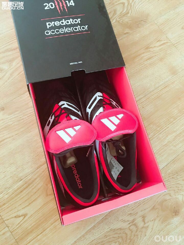 2014复刻猎鹰,贝克汉姆限量版42码的,买的时候3千多,一次都没穿,求大神看看是不是真的