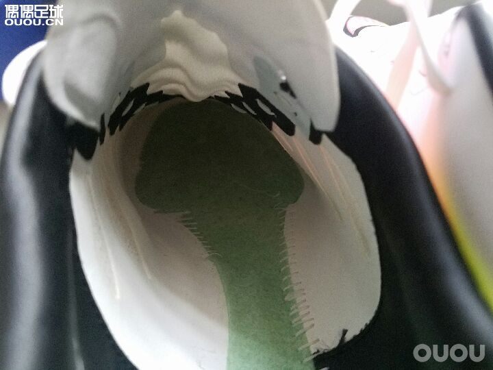 波产刺客10是不是前掌要宽一点,同样的码数国产挤脚波产不挤我也是醉了