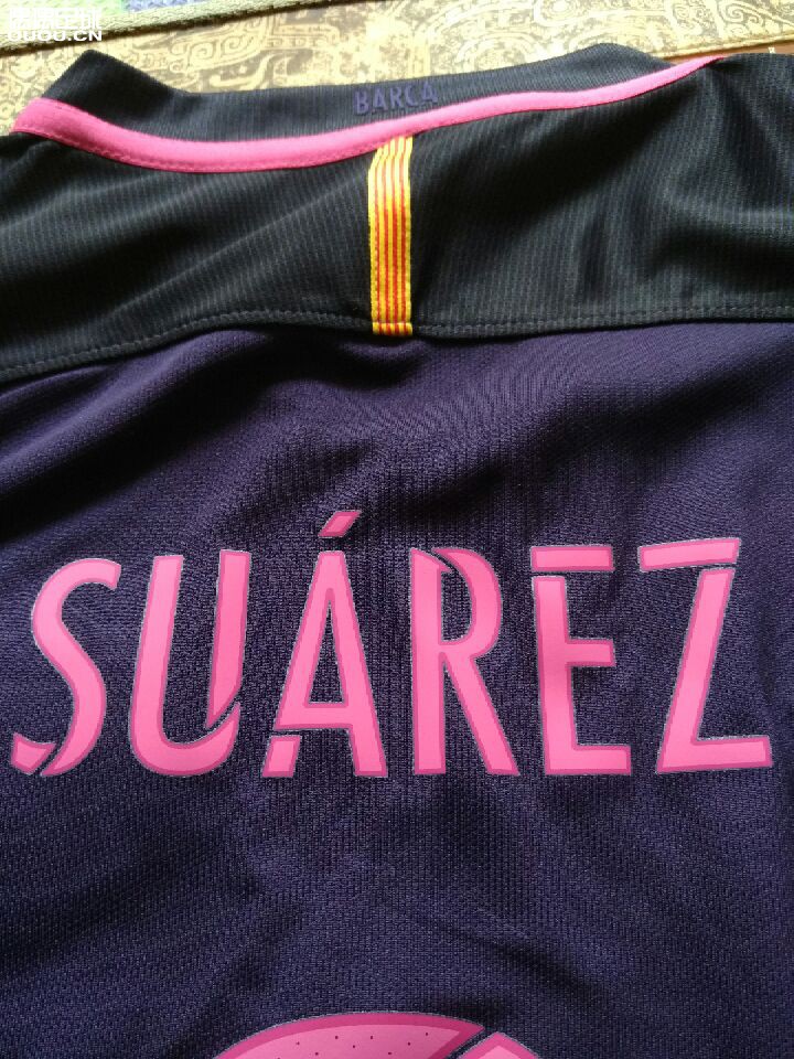 求大神鉴定球衣 广告 号码 真伪,谢谢!