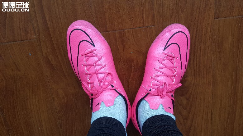 刺客10 骚粉 次顶449买的全新,球鉴定