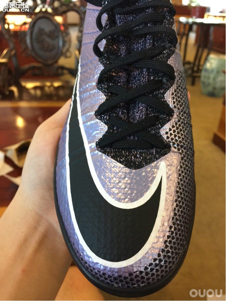 请大家帮忙鉴定下 这鞋正吗?