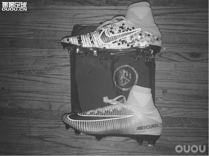 费尽周折才得到的鞋子 开心?