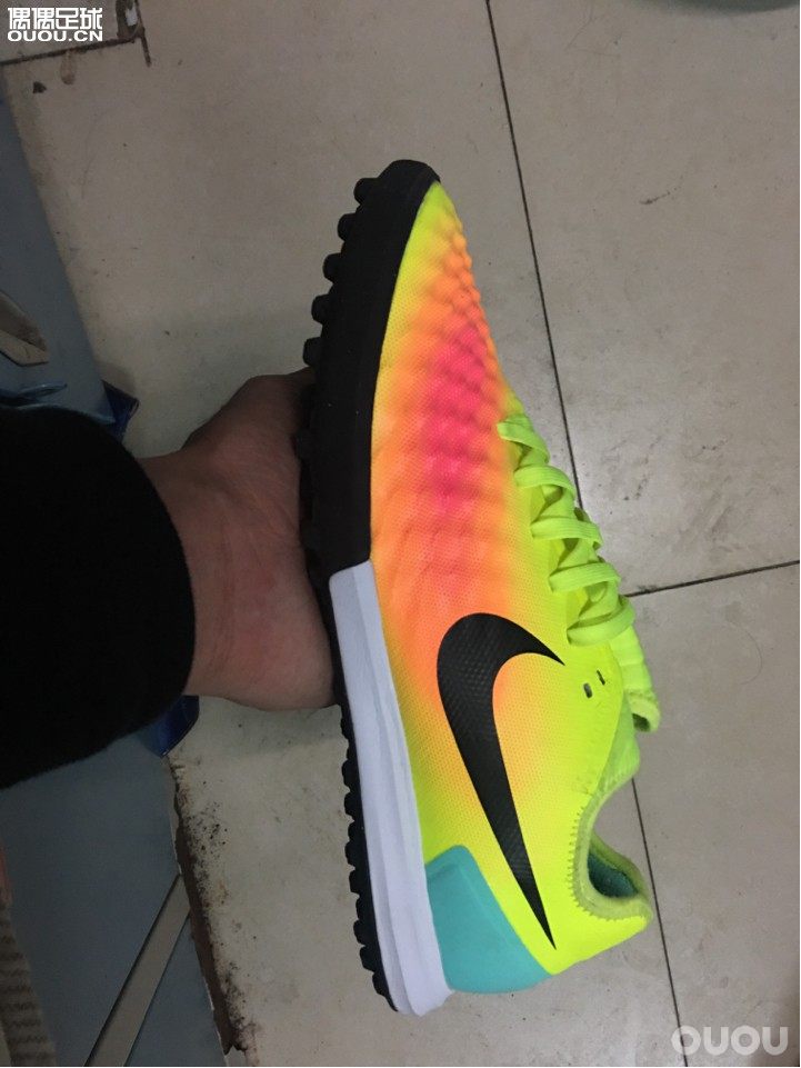 求鉴定呀,刚买的鞋。