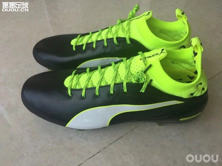 求偶偶大神推荐ag球鞋!本人脚宽10.5,脚长25.5,场上跑动比较多,位置后腰!