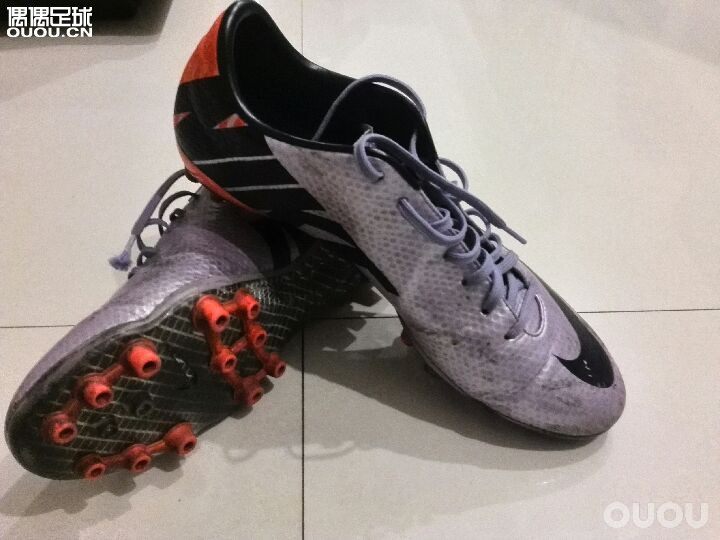 请教各位一个问题,刺客十代次顶面料和刺客九代一样吗?