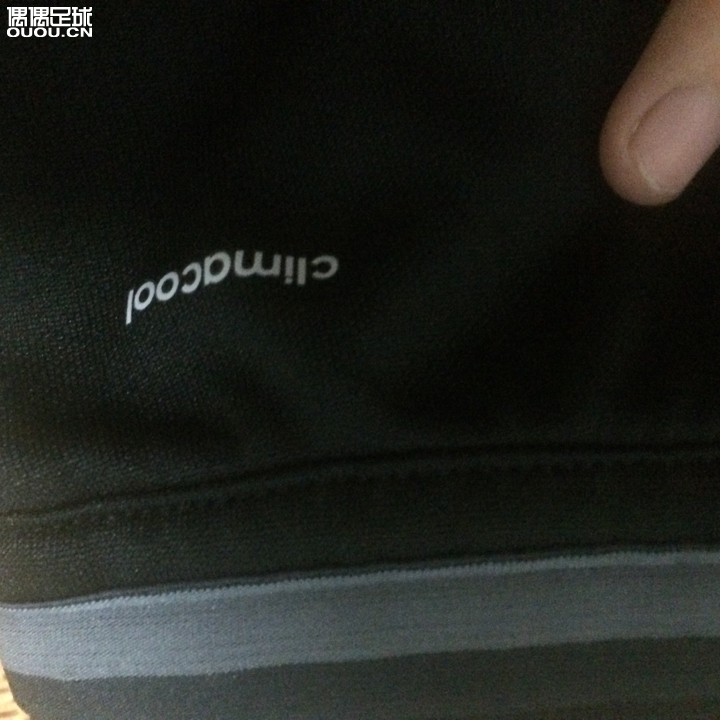 求鉴定裤子真假!