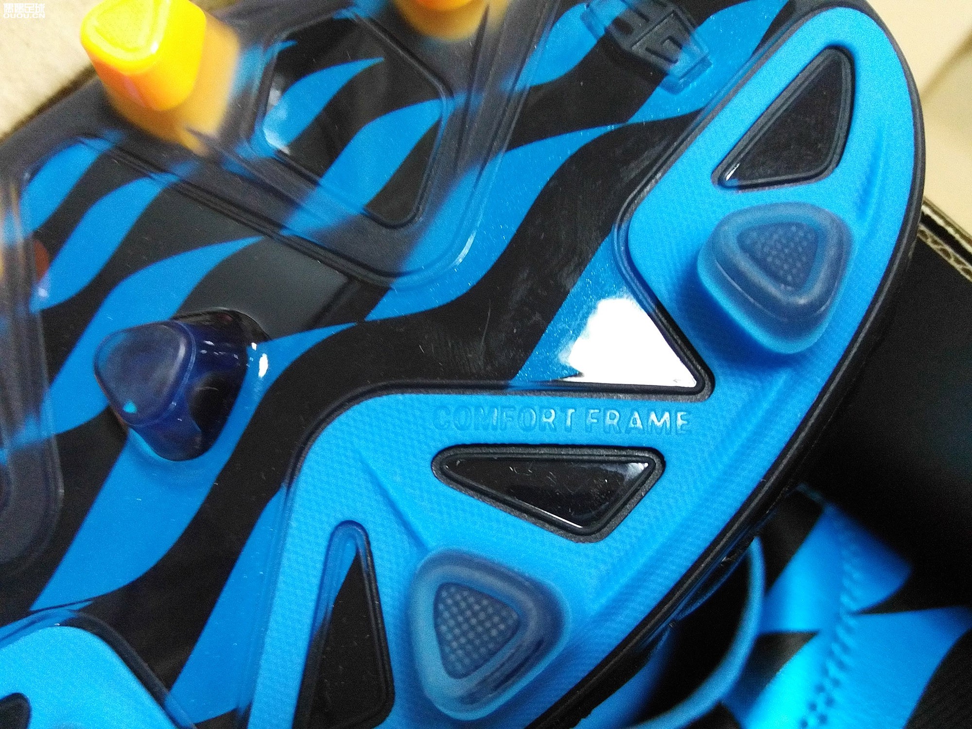 新入手 adidas 11PRO FG