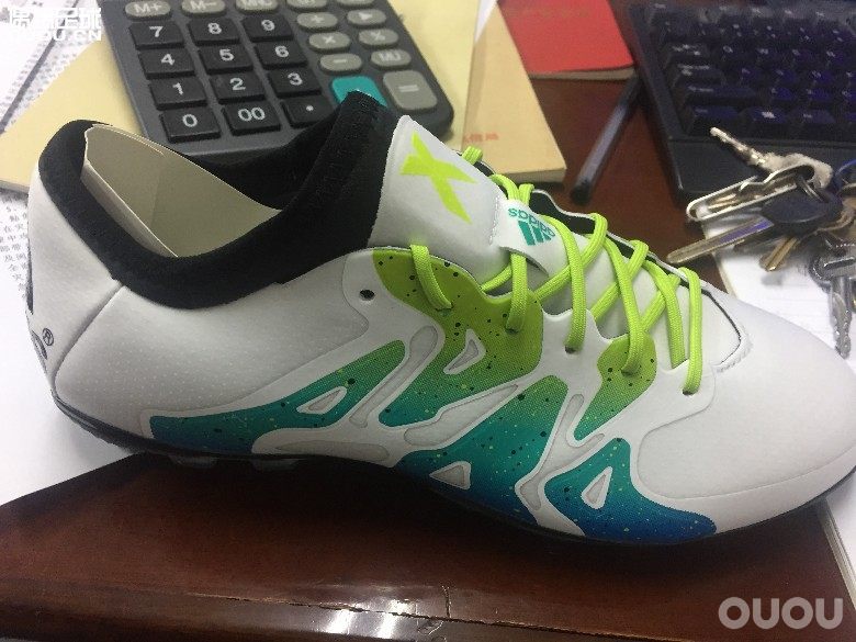 新入手的ADIDAS  X15.1AG (白)请大神鉴定下