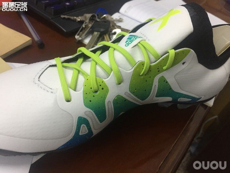 新入手的ADIDAS  X15.1AG (白)请大神鉴定下