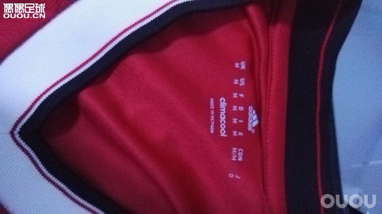 求鉴定曼联球员版球衣