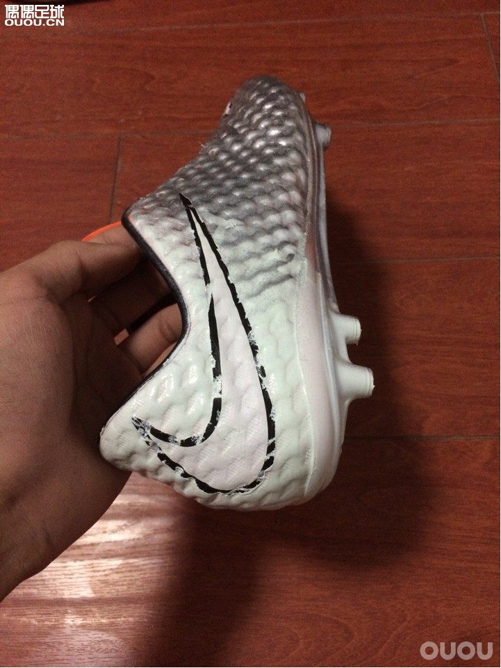 亲自DIY 毒蜂 银白面具 经过各种无情蹂躏 一点也不掉色 不裂纹 不掉粉 哈哈哈