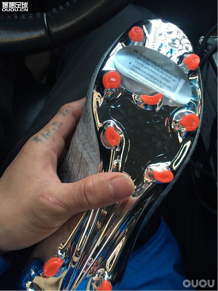 迟迟入手得欧洲杯配色。