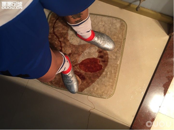 迟迟入手得欧洲杯配色。