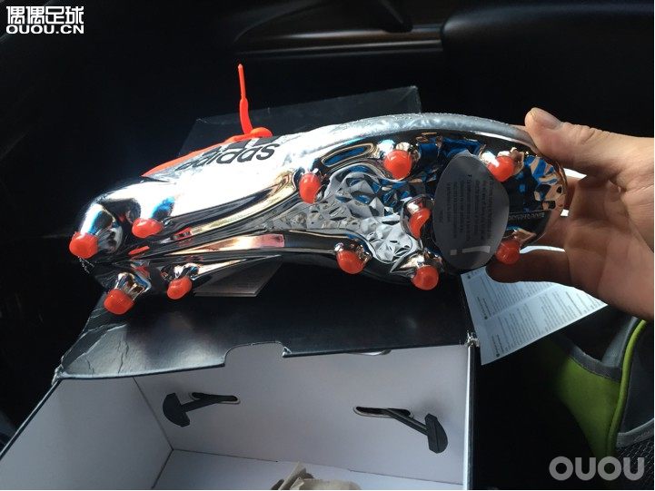 迟迟入手得欧洲杯配色。