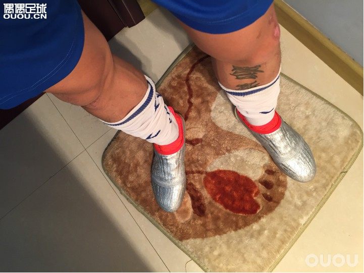 迟迟入手得欧洲杯配色。