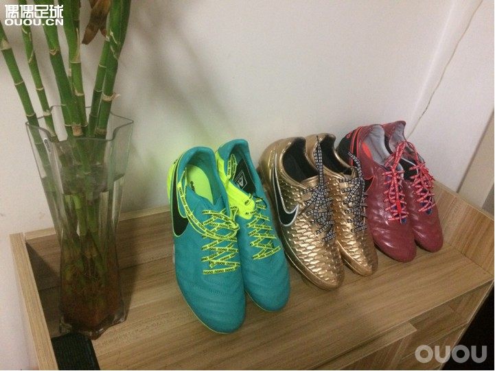 晒鞋啦!虽然不是什么超顶,但是绝对销量!!