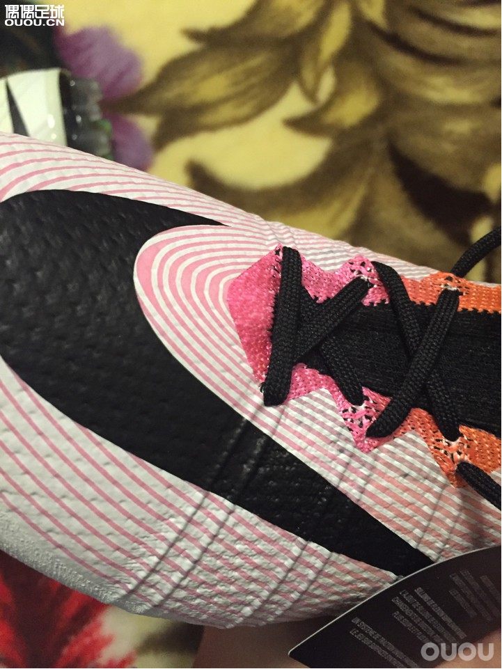 麻烦各位帮忙鉴定一下彩虹sf4 ag。多谢!!