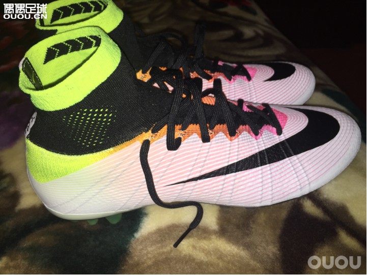 麻烦各位帮忙鉴定一下彩虹sf4 ag。多谢!!