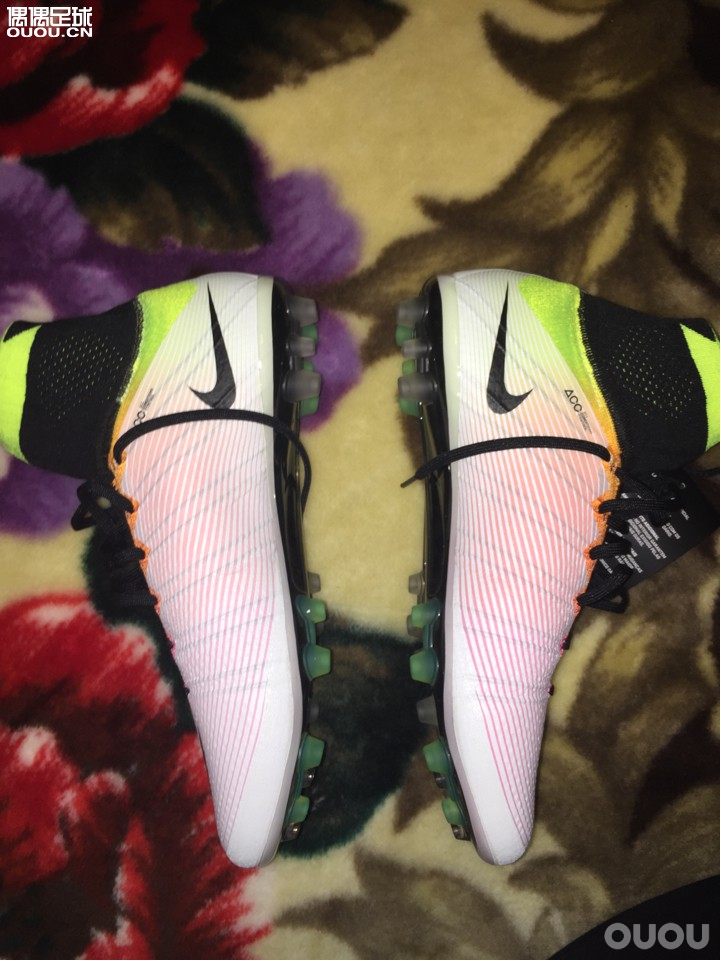 麻烦各位帮忙鉴定一下彩虹sf4 ag。多谢!!