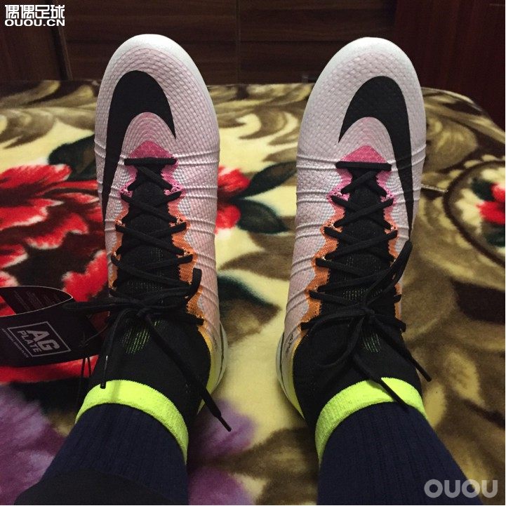 麻烦各位帮忙鉴定一下彩虹sf4 ag。多谢!!