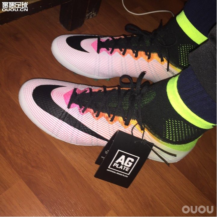 麻烦各位帮忙鉴定一下彩虹sf4 ag。多谢!!