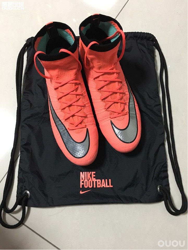 SF4感觉有点娇气啊,今天发现飞线和内侧触球区域已经有磨损了!