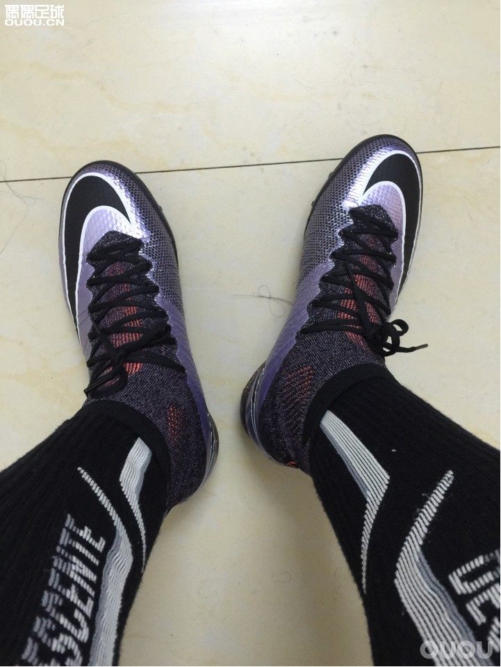 刚快递送来一双鞋子,帮看看,随便问下鞋子码数问题,这是255的鞋子。