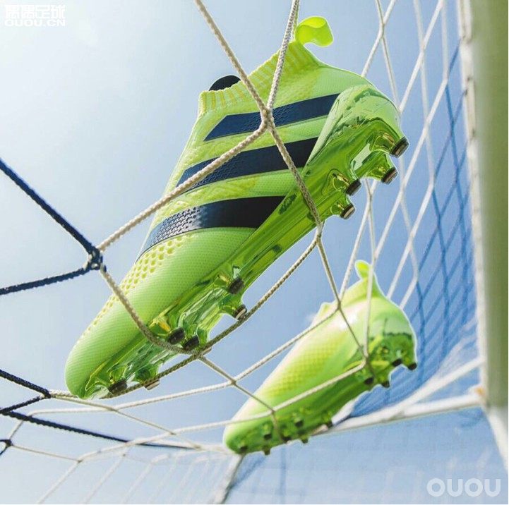 关于purecontrol的尺码,最近想入一双。sf4和11pro穿jp255,sf5穿jp260,无鞋带穿多大合适?