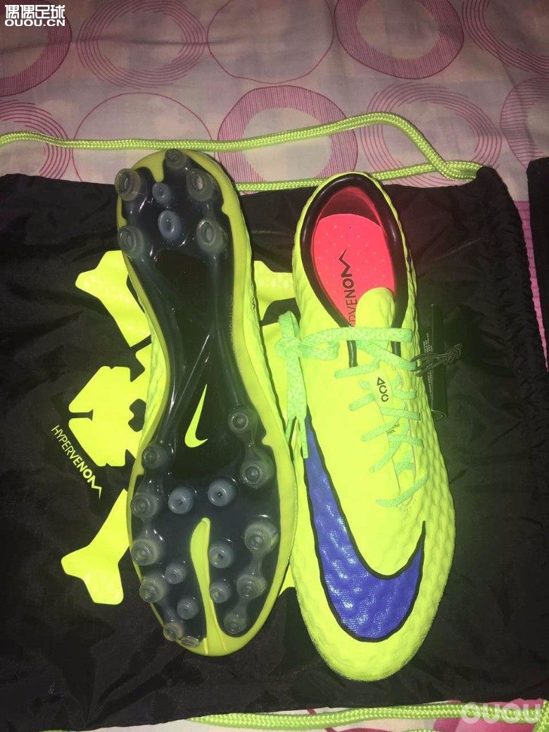 手里剩下的鞋子