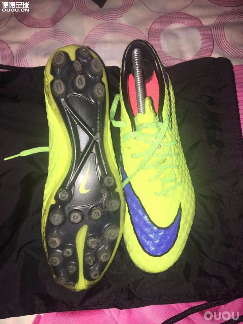 手里剩下的鞋子