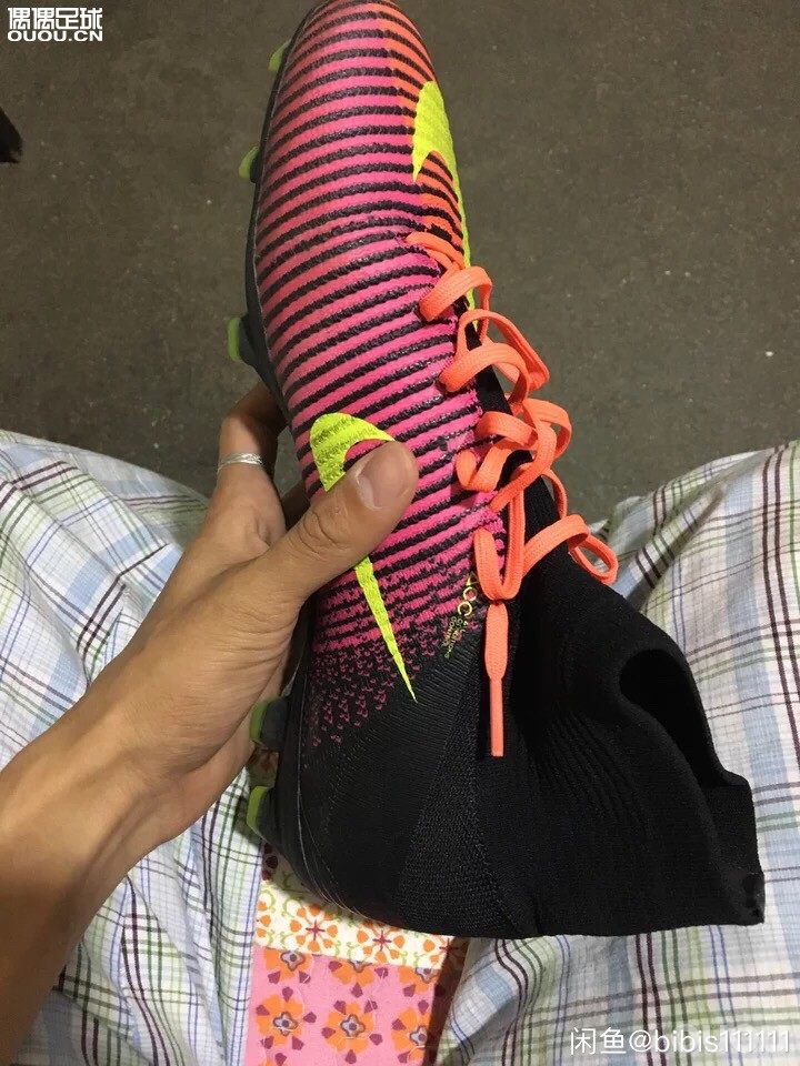 麻烦各位球友给看看这双串9sf5正不正,感谢!