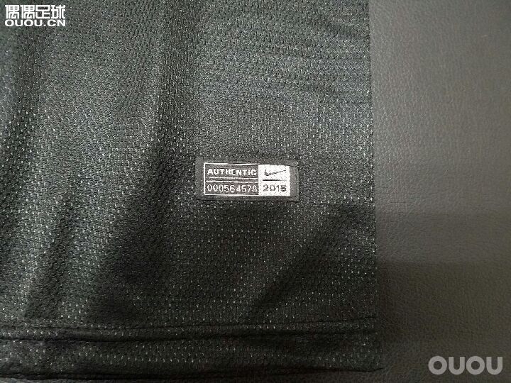 求鉴定什么版本?是耐克正品吗?价值多少?