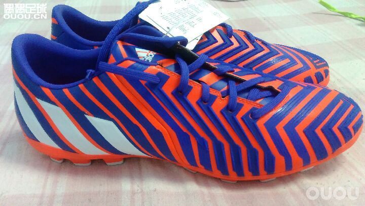 请问哪位大侠穿过猎鹰14,因为前两天看到说猎鹰14鞋面的侧面,拼接的那块容易断裂,是真的吗?