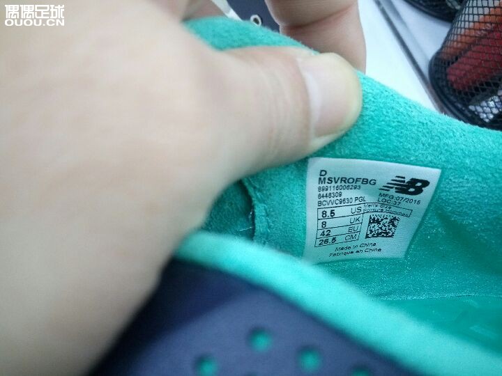 一直很喜欢NB的球鞋,最近在淘宝上看到一家名字叫暴风足球的。