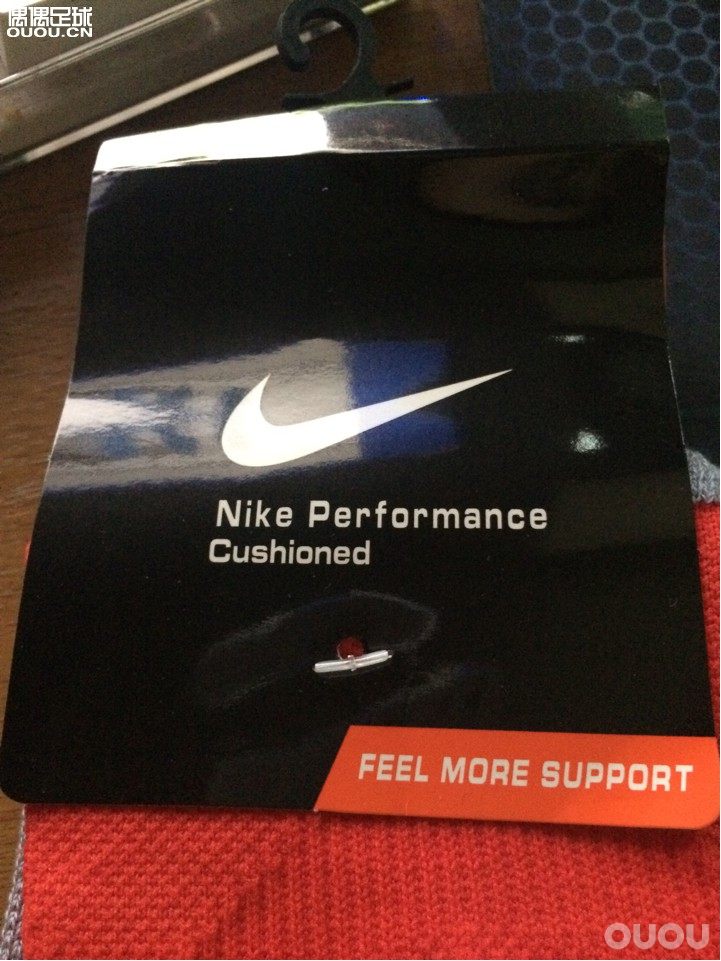 大神们来帮帮忙 不知道精英球袜有办法看真假不