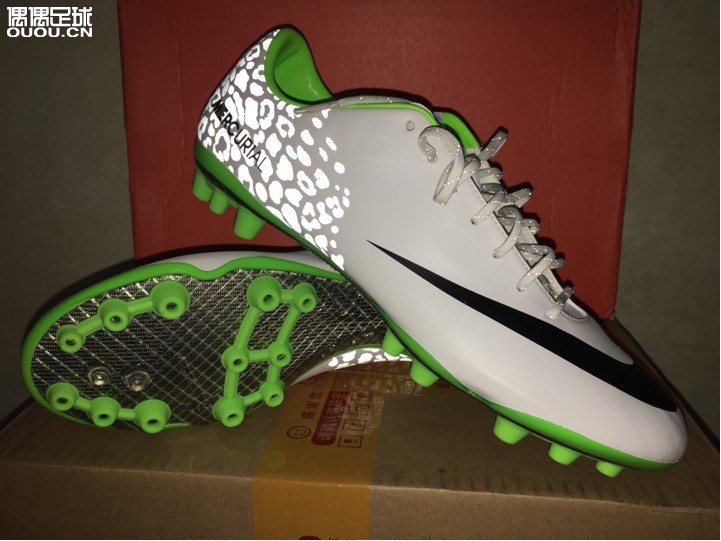 双十二刚入手的,刺客9??反光,我只是一枚刺客粉。献上一波草图,过几天??完美图!