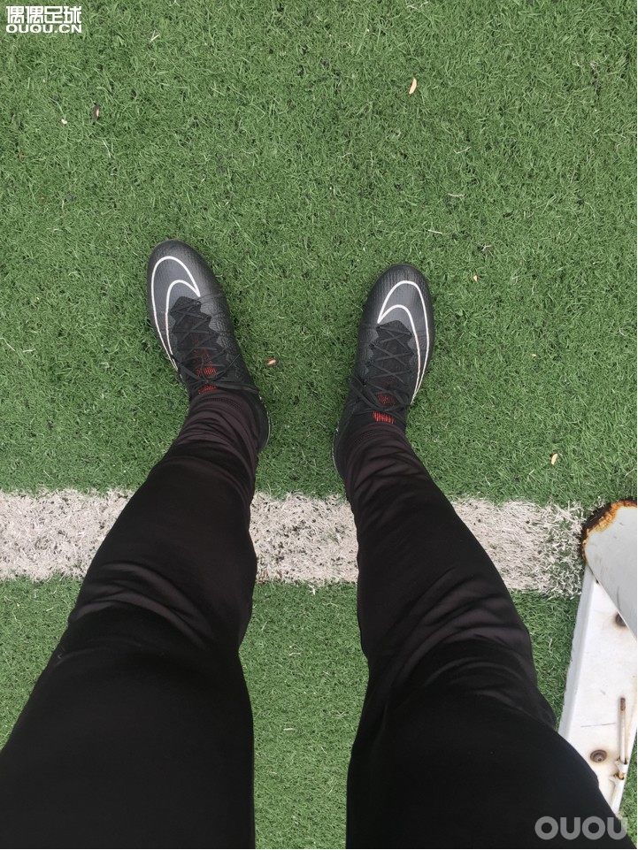 新年第一踢,晒晒鞋。有认识这个配色的sf4么?????