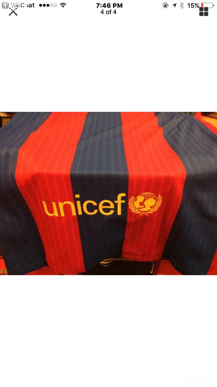 麻烦哥哥姐姐鉴定下这件巴萨球员版的真假