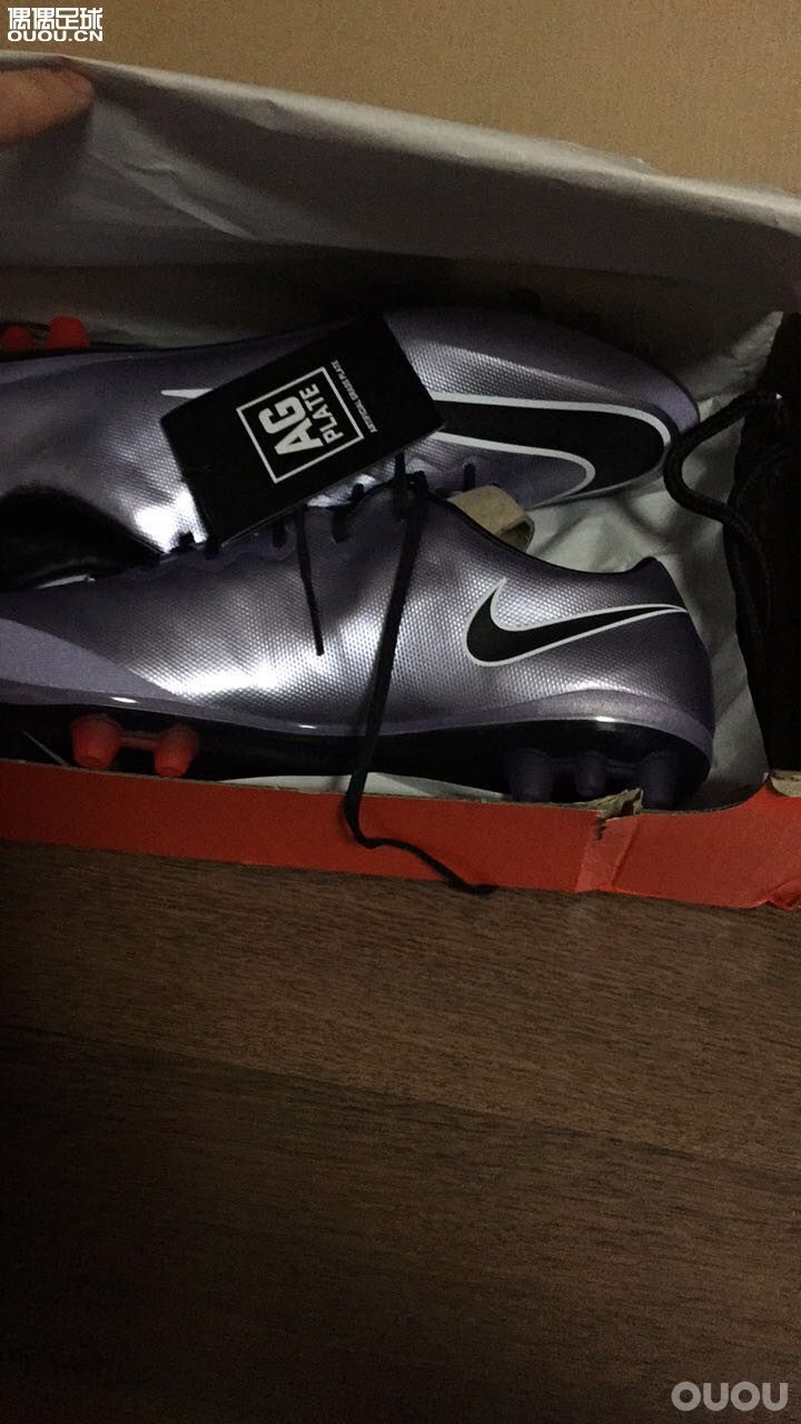 开箱子咯。顺便求鉴定。小胖哥店买的。求大神们看看。顶配。