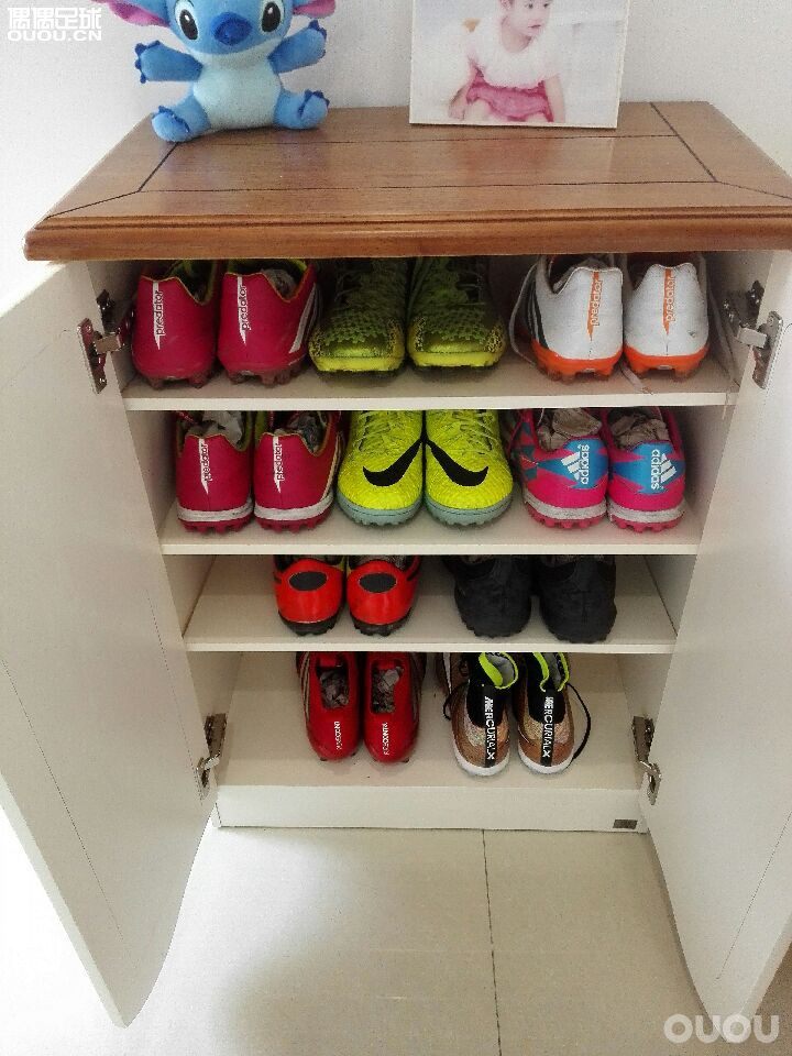晒一下新添的专用鞋柜,多谢老婆批准。