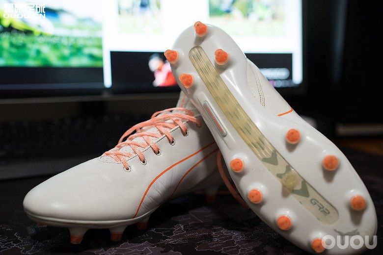 最爱小白鞋 evoTOUCH FG