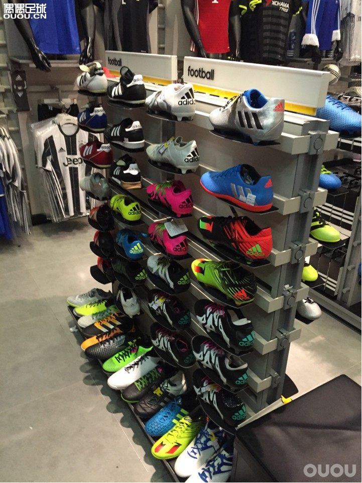 去年暑假在坡县逛到的一家店
做梦都想回去的地方
后悔没试个遍?