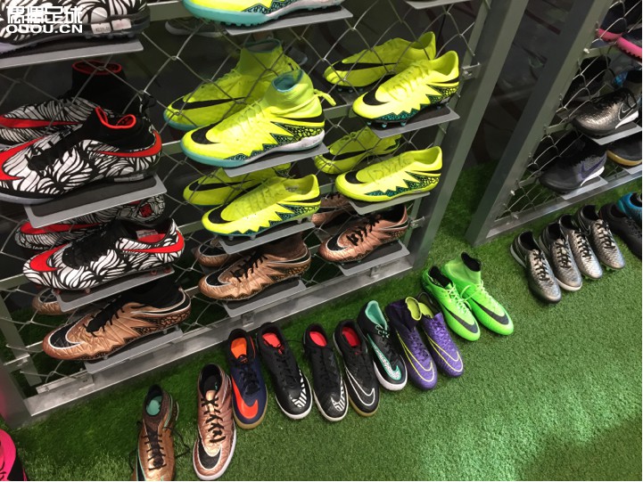 去年暑假在坡县逛到的一家店
做梦都想回去的地方
后悔没试个遍?